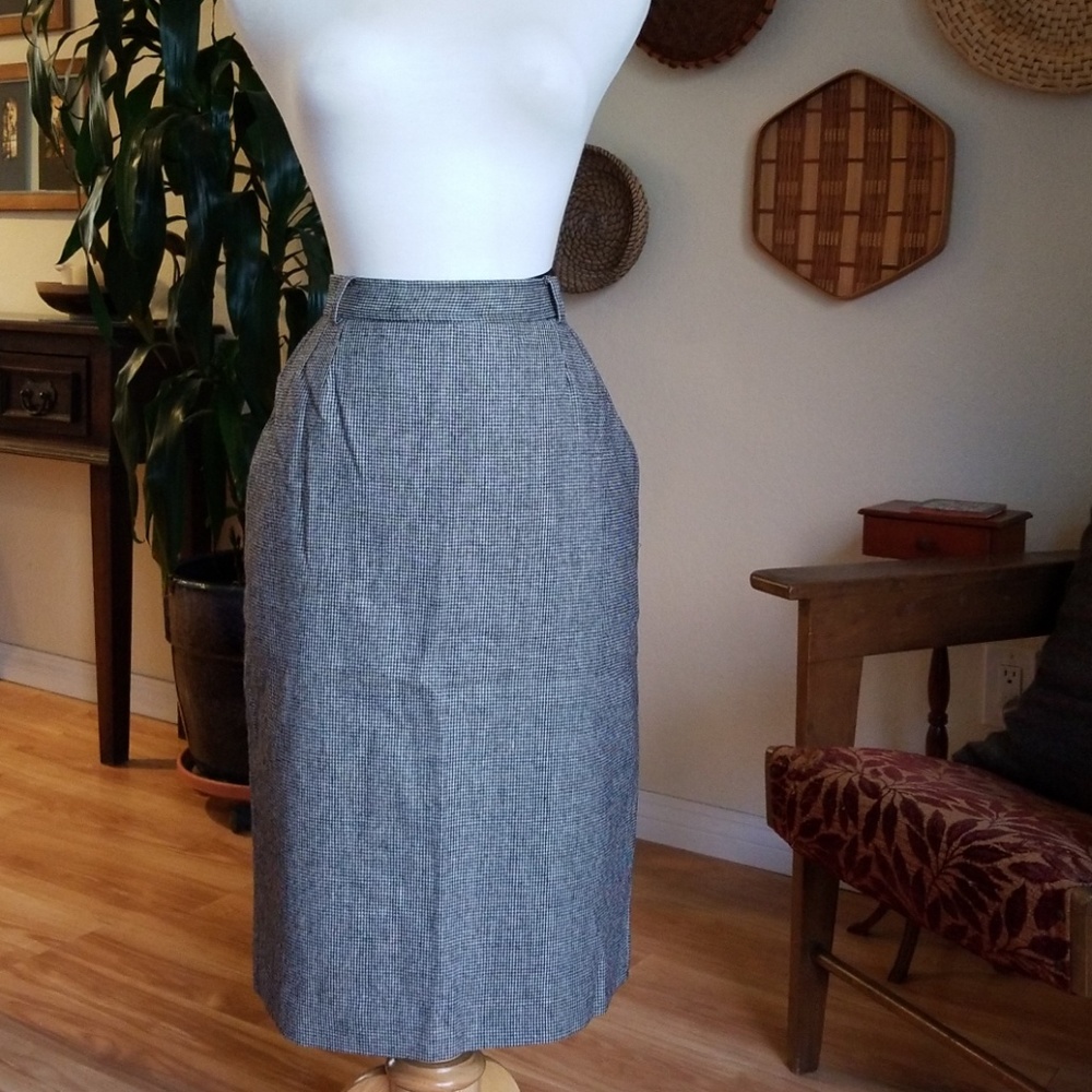 Tweed skirt
